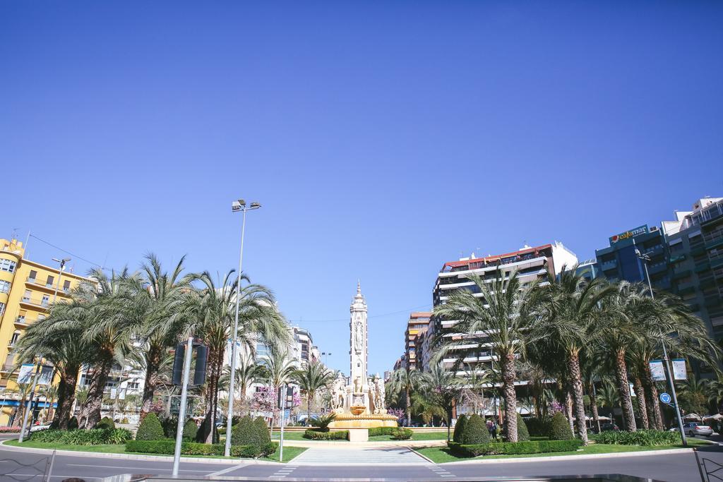 The Lucky Flats - Poeta Quintana Apartment Alicante Bagian luar foto
