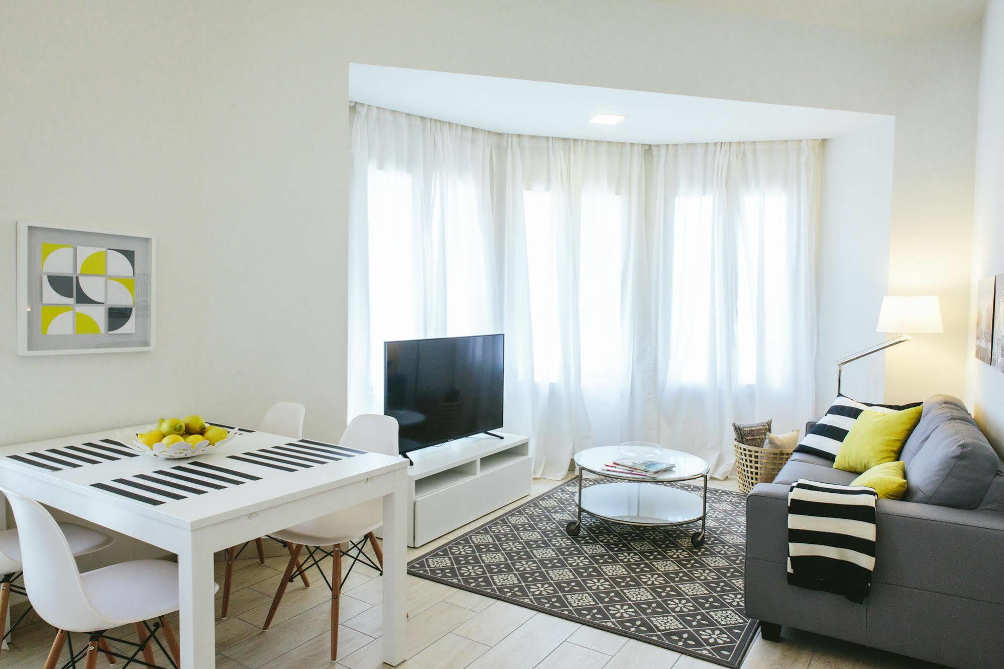The Lucky Flats - Poeta Quintana Apartment Alicante Bagian luar foto