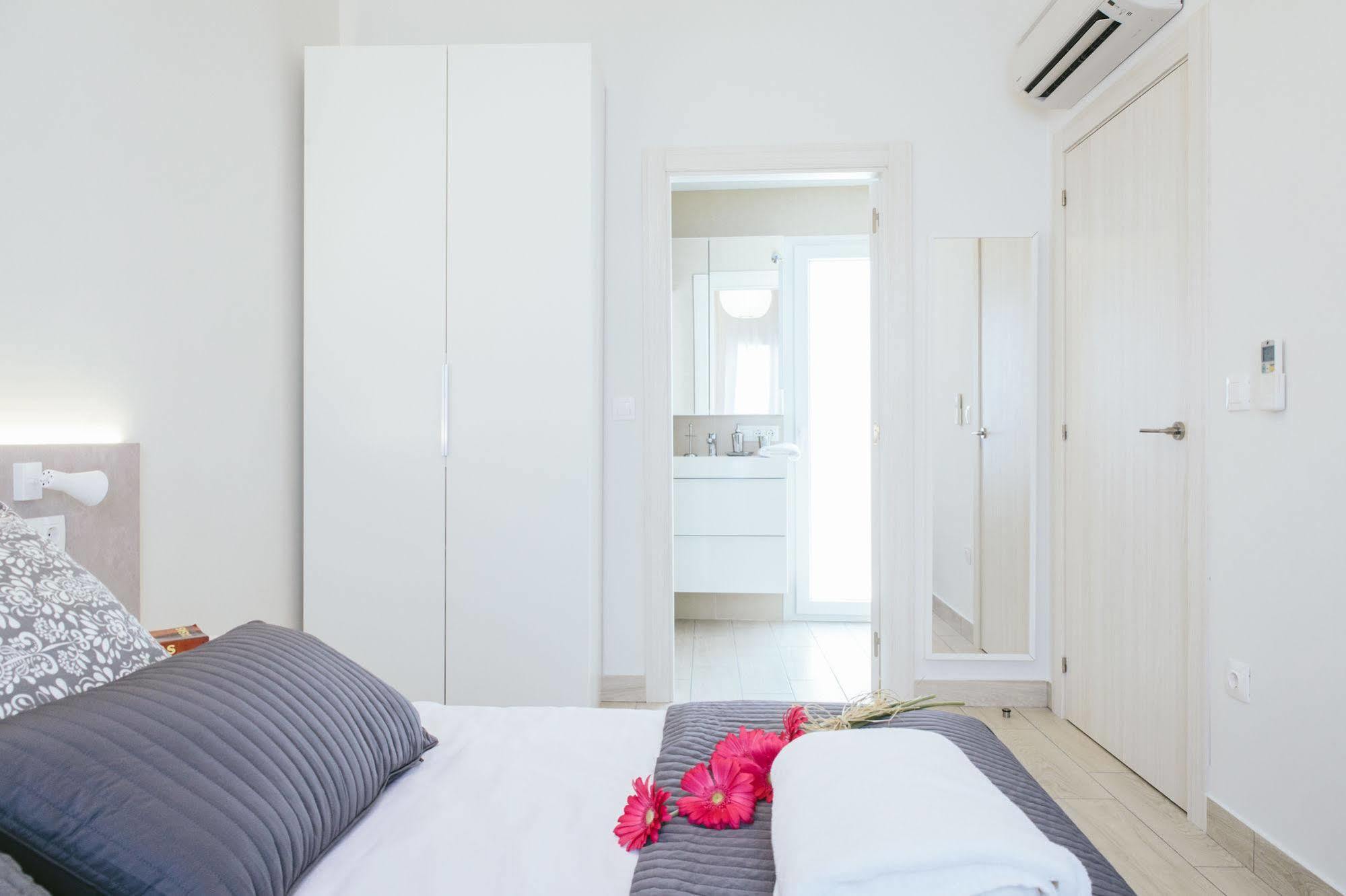 The Lucky Flats - Poeta Quintana Apartment Alicante Bagian luar foto