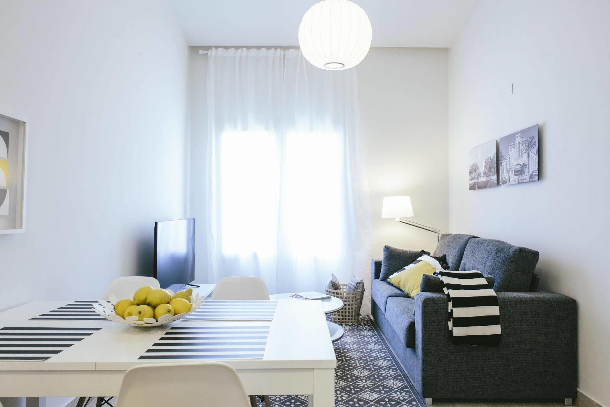 The Lucky Flats - Poeta Quintana Apartment Alicante Bagian luar foto